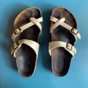 Size 38 “Graceful Pearl White” Mayari Birkenstocks